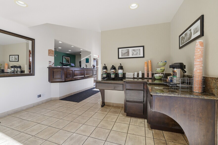 More Photos Of 1575 S Meridian Rd, Meridian Hotel For Sale