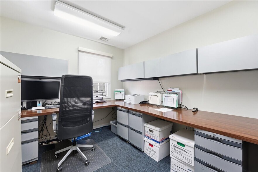 More Photos Of 96 Freneau Ave, Matawan Office For Sale