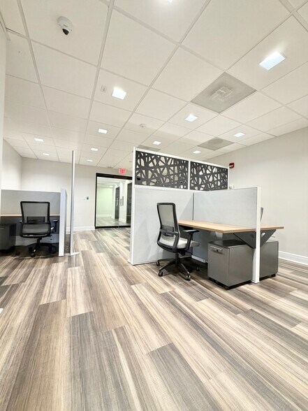 More Photos Of 4440 PGA Blvd, Palm Beach Gardens Coworking Space