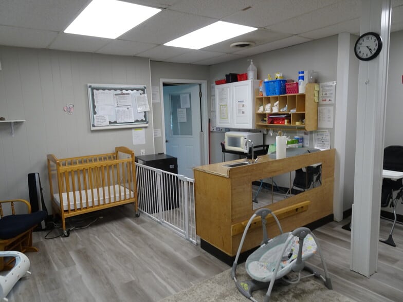 More Photos Of 4223 Cane Run Rd, Louisville Daycare Center For Sale