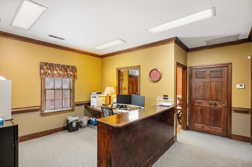 More Photos Of 130 N Mcdowell St, Charlotte Office For Sale
