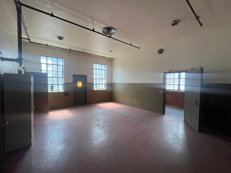 More Photos Of 624 W Sheridan Ave, Oklahoma City Office For Lease