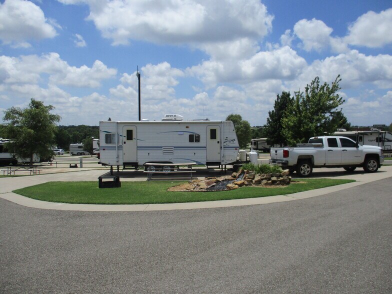 More Photos Of 1038 Airport Rd, Weatherford Manufactured Housing Mobile Home Park For Sale