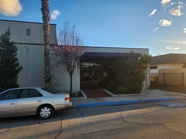 More Photos Of 1909 16th St, Bakersfield Office For Lease