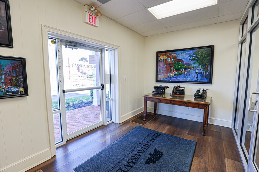 More Photos Of 630 Jefferson St, Paducah Office For Sale