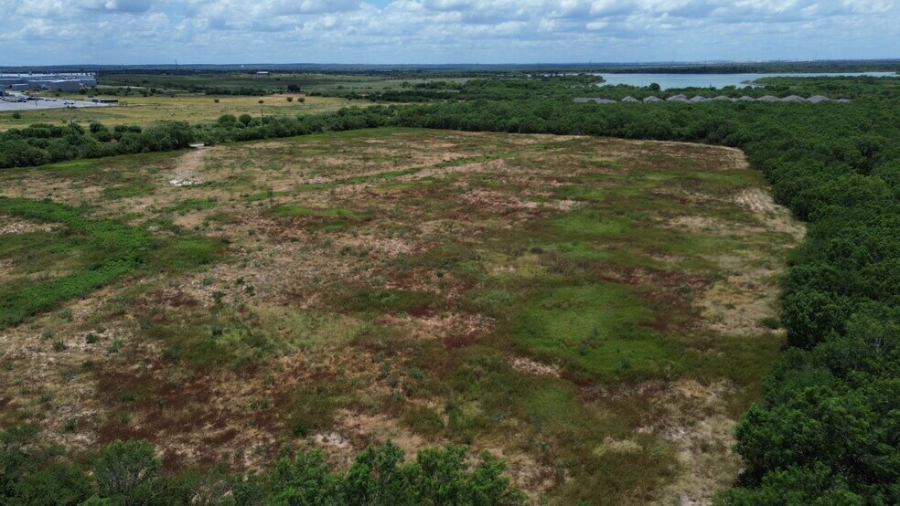 More Photos Of 13855 US-281 & Del Lago Pkwy, San Antonio Land For Sale