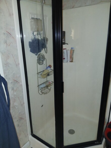 More Photos Of 2400 Volunteer Pky, Bristol Loft Creative Space For Sale