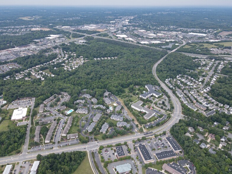 More Photos Of 2521-2537 Cowan Blvd, Fredericksburg Office For Sale