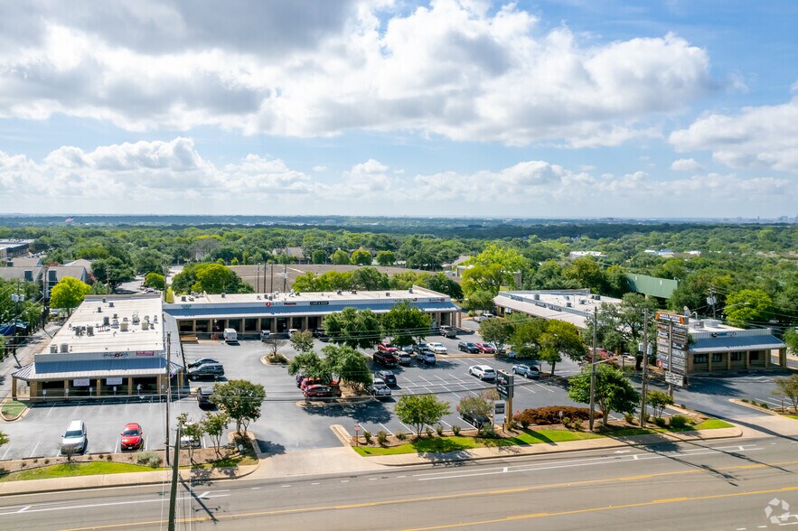 More Photos Of 8127 Mesa Dr, Austin Unknown For Lease