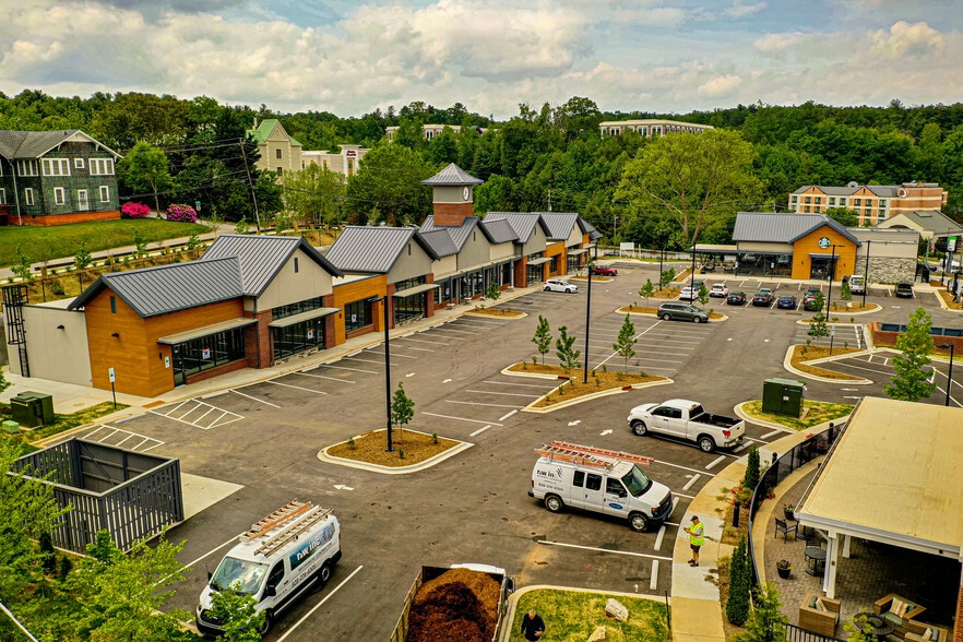 More Photos Of 190 Hendersonville Rd, Asheville Storefront Retail Office For Lease