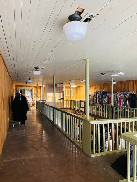 More Photos Of 100 Main st, Calico Rock Specialty For Sale