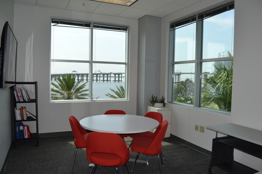 More Photos Of 245 Riverside Ave, Jacksonville Office For Lease