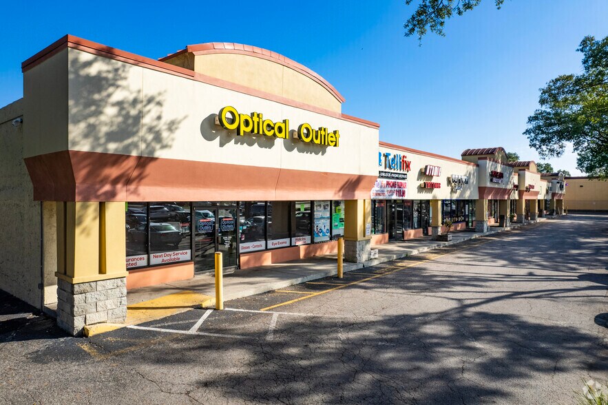 More Photos Of 1510-1526 E Fowler Ave, Tampa Storefront For Lease
