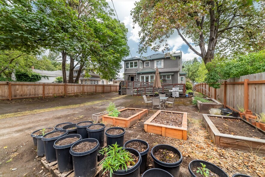 More Photos Of 354 W 6th Ave, Eugene Storefront Retail Office For Sale