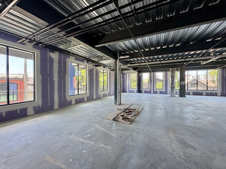 More Photos Of 814 E Main St, Louisville Storefront Retail Office For Lease