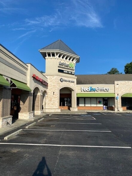 More Photos Of 2980 Cobb Pky, Atlanta Storefront For Lease