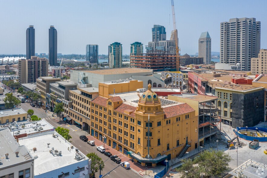More Photos Of 810 4th Ave, San Diego Apartments For Lease