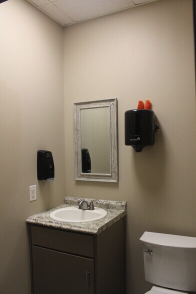 More Photos Of 11117 Mahaffey Rd, Tomball Manufacturing For Sale