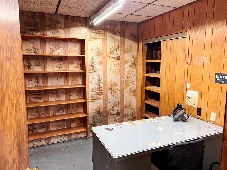 More Photos Of 22 Washington St, Brainerd Auto Dealership For Sale