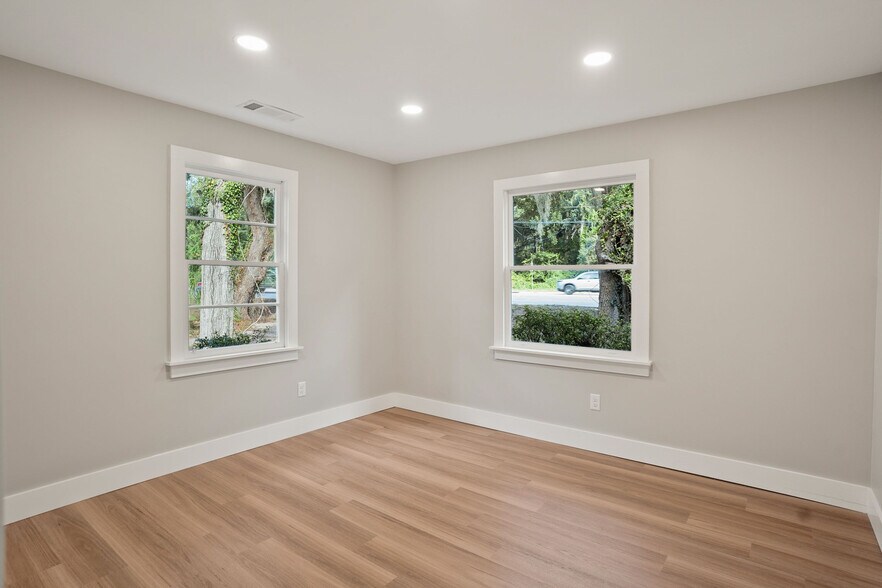 More Photos Of 27 Miller Dr W, Beaufort Office Residential For Sale