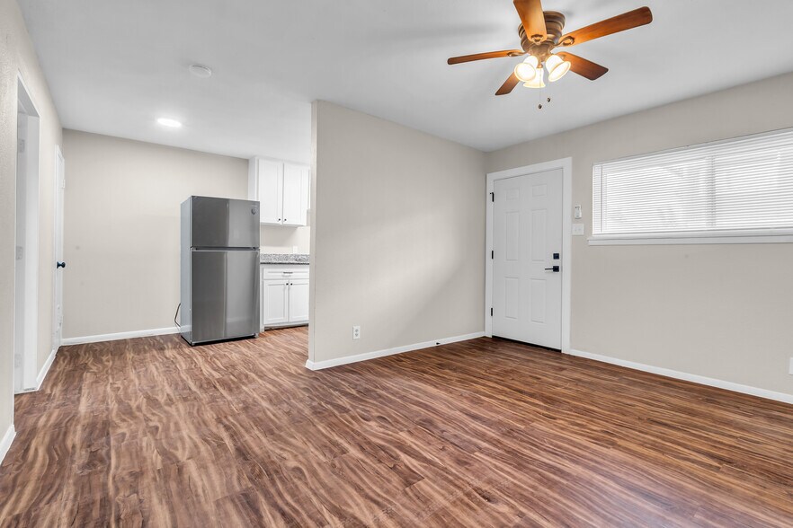 More Photos Of 4706 Yellowstone Blvd, Houston Apartments For Sale