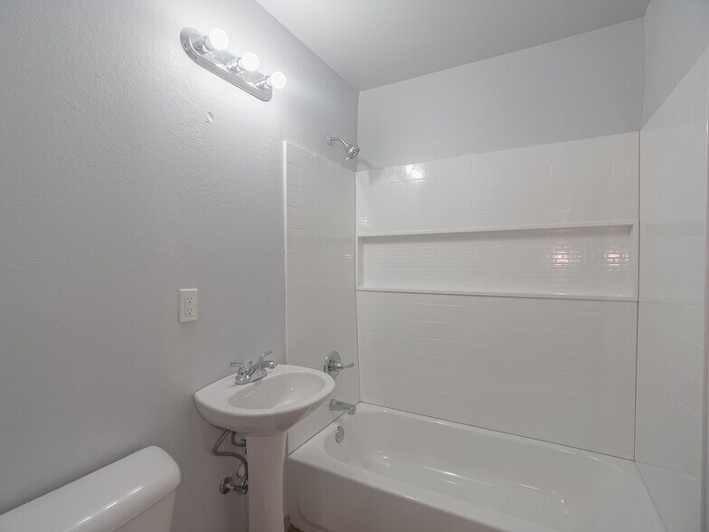 More Photos Of 3732 NW 23rd St, Oklahoma City Apartments For Sale