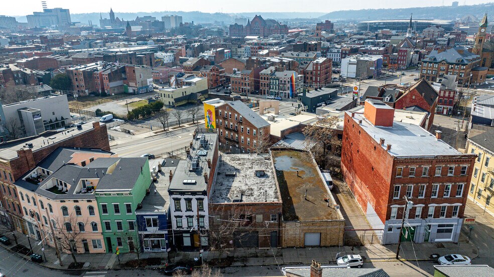 More Photos Of 122 E Liberty St, Cincinnati Warehouse For Lease