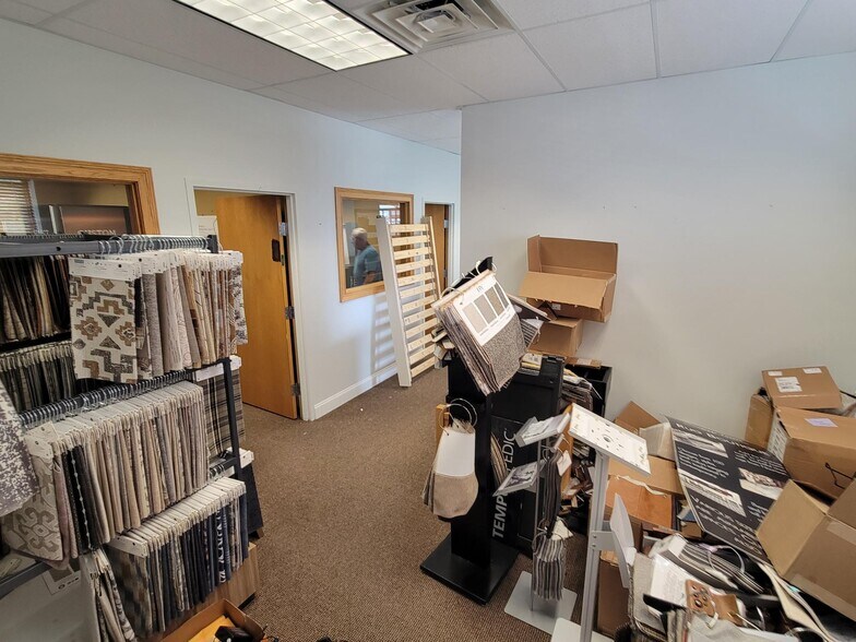 More Photos Of 8365 Wicker Ave, Saint John Department Store For Sale