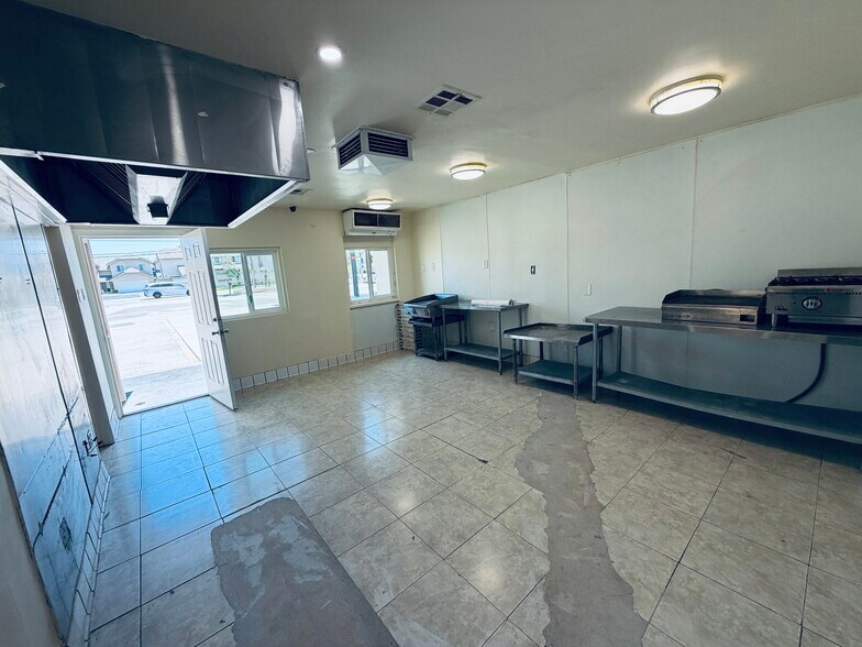 More Photos Of 8471 Walker St, La Palma Service Station For Lease