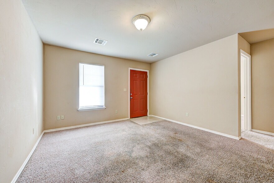 More Photos Of 713 S Locust St, Guthrie Apartments For Sale