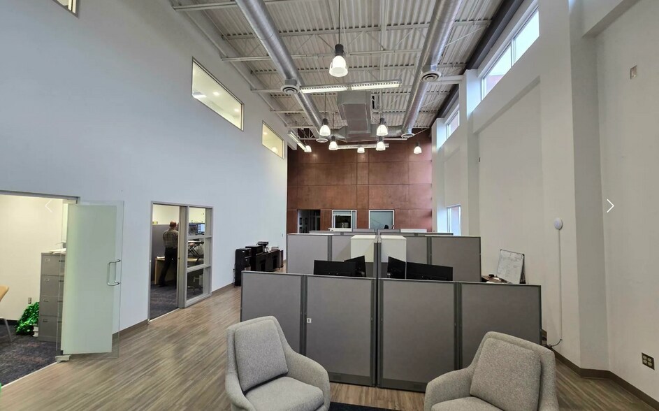 More Photos Of 1919 E Rio Grande Ave, El Paso Office For Sale