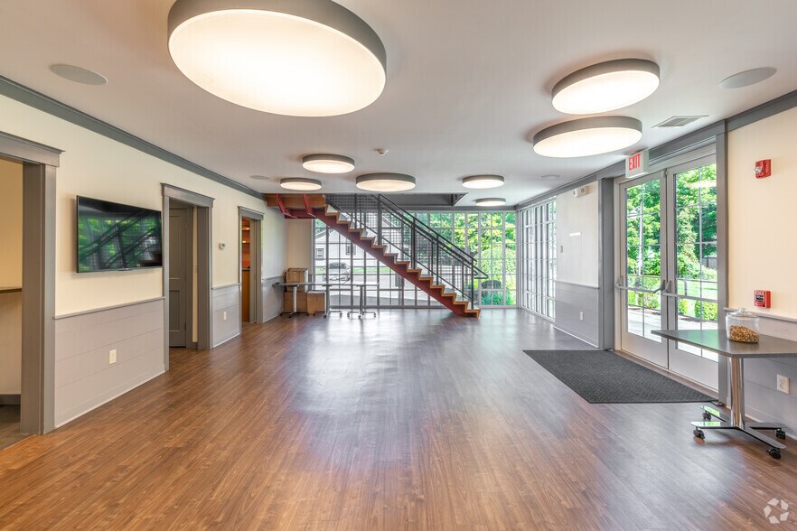 More Photos Of 27 Cannon Rd, Wilton Office For Sale