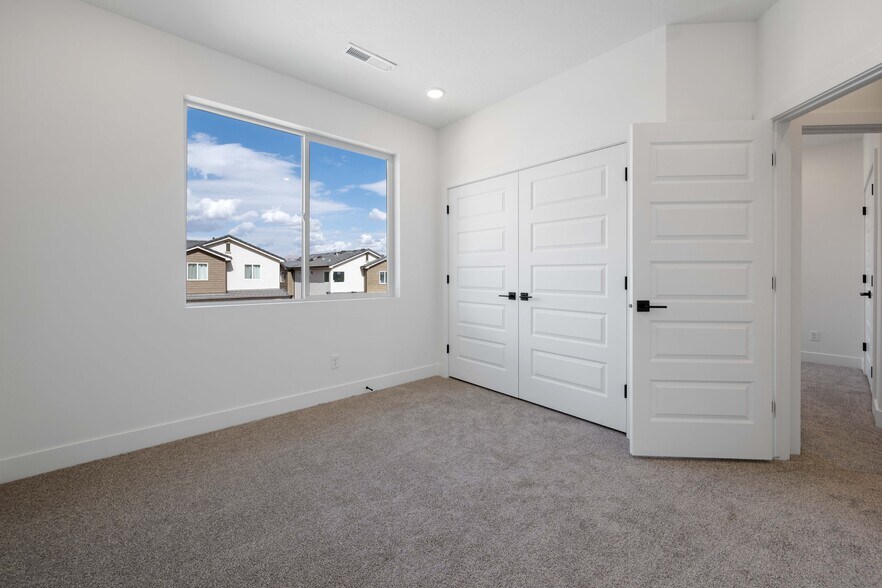 More Photos Of 1935 W 250 S, Hurricane Apartments For Sale