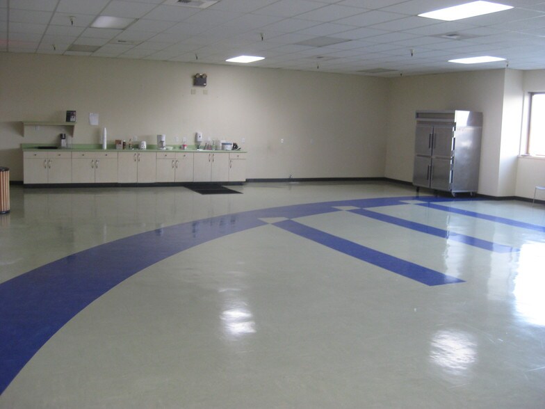 More Photos Of 5411 Luce Ave, Mcclellan Light Distribution For Lease