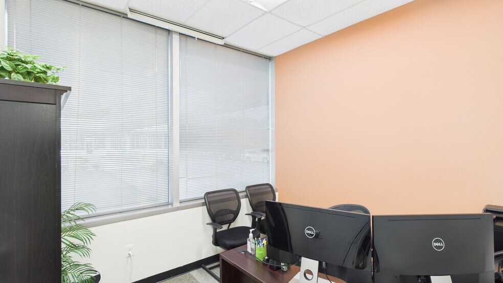 More Photos Of 14012-14018 Sullyfield Cir, Chantilly Medical For Lease