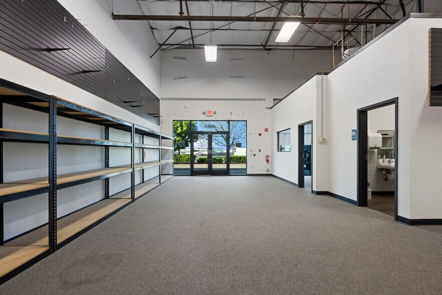 More Photos Of 4063 E. Calloway Court, Stockton Showroom For Lease