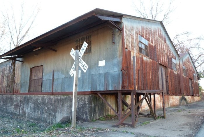More Photos Of 301 Taylor st, Griffin General Retail For Lease