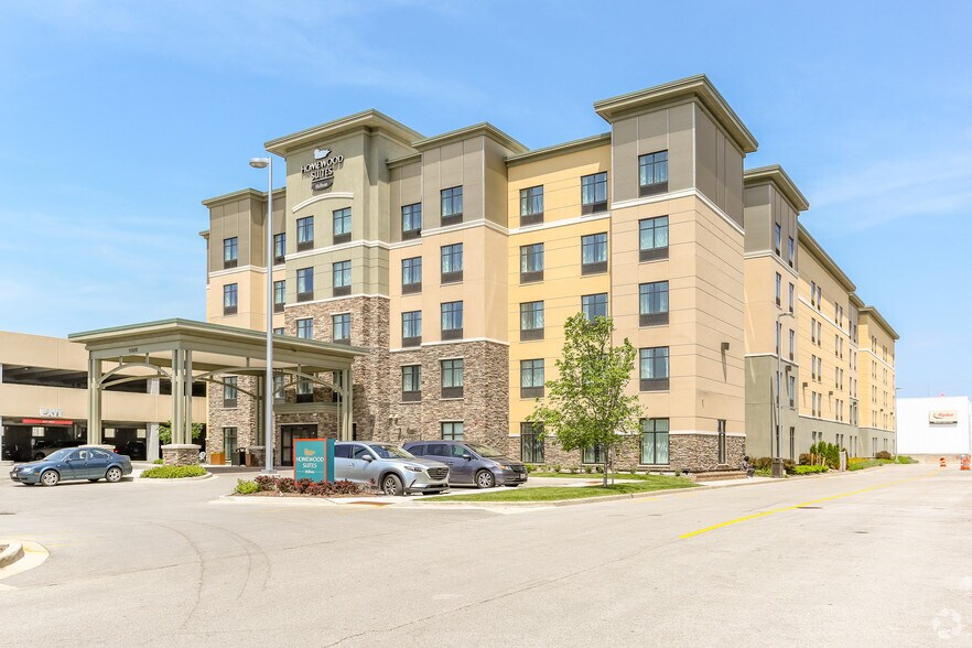 More Photos Of 11500 W Burleigh St, Wauwatosa Unknown For Lease