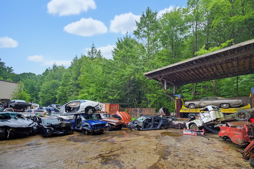 More Photos Of 428 Railroad St, Thomaston Industrial For Sale