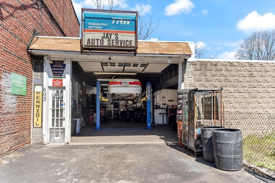 More Photos Of 603 Greenway Ave, Darby Auto Repair For Sale