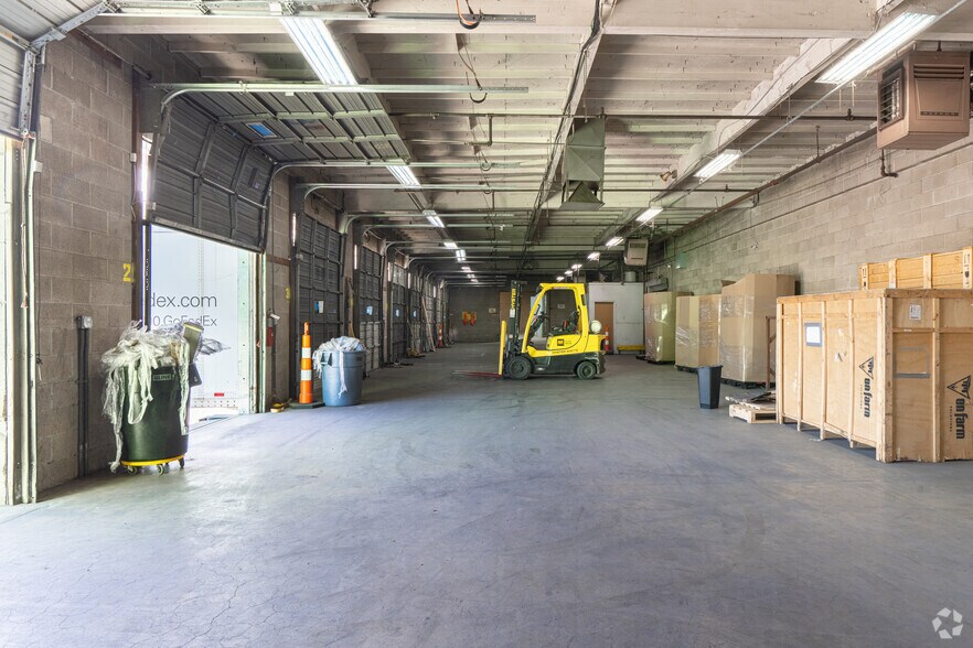 More Photos Of 1931 G St, Fresno Warehouse For Lease