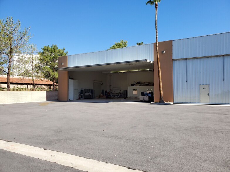 More Photos Of 145 E Reno Ave, Las Vegas Airplane Hangar For Sale