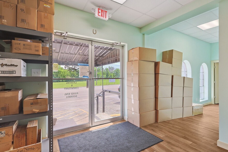 More Photos Of 8620 Clifford St, Fort Worth Restaurant For Sale