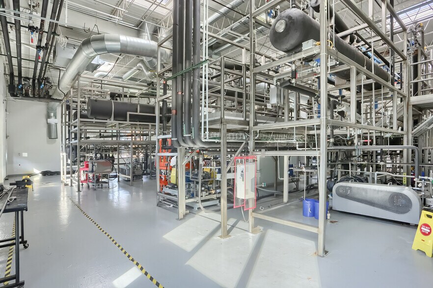 More Photos Of 150 Gamma Dr, Pittsburgh Light Manufacturing For Lease