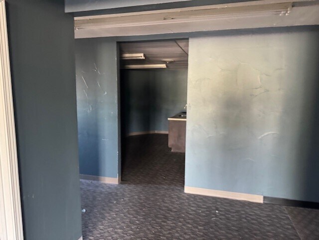 More Photos Of 304 W Mcartor Rd, Dodge City Unknown For Lease