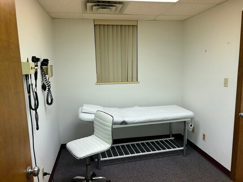 More Photos Of 1130 Vester Ave, Springfield Medical For Lease