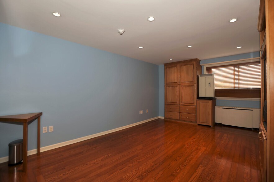 More Photos Of 2185 Lemoine Ave, Fort Lee Apartments For Sale