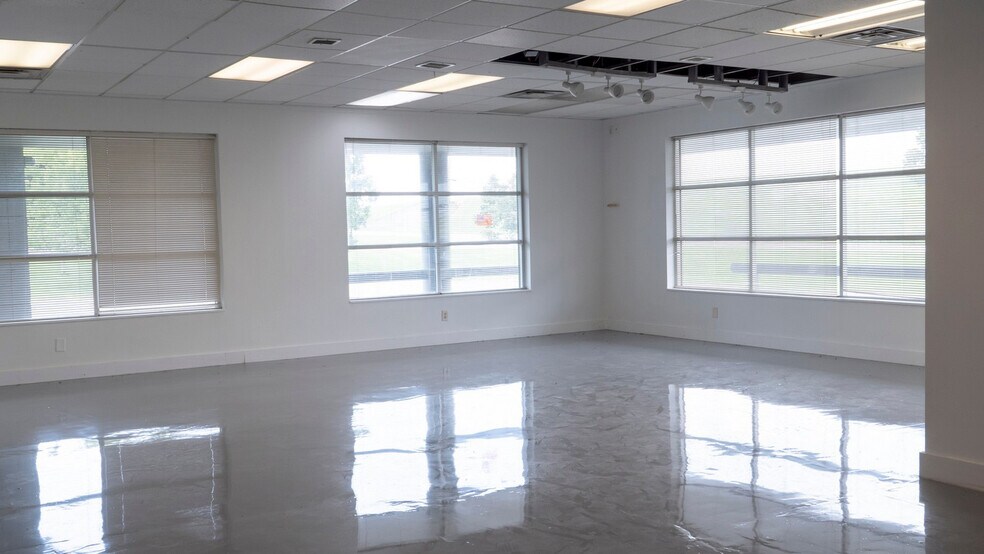 More Photos Of 495 Aero Dr, Cheektowaga Light Distribution For Lease