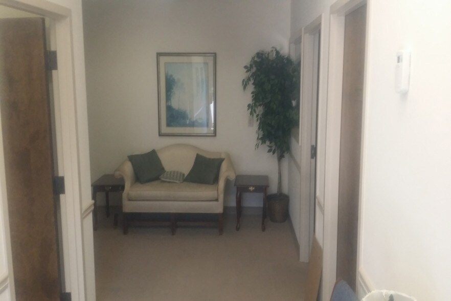 More Photos Of 7094 Peachtree Industrial Blvd, Peachtree Corners Office For Lease