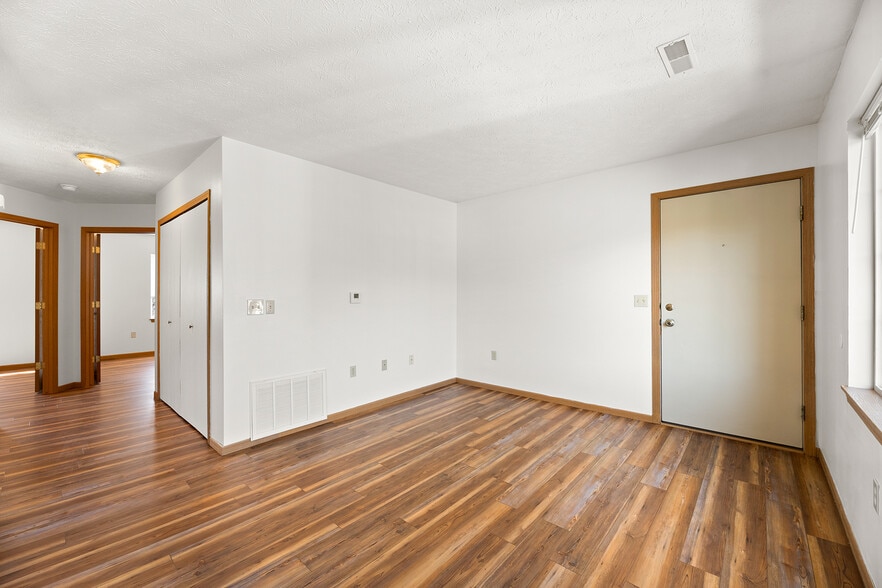 More Photos Of 1894-1898 Springfield Lake Blvd, Akron Apartments For Sale